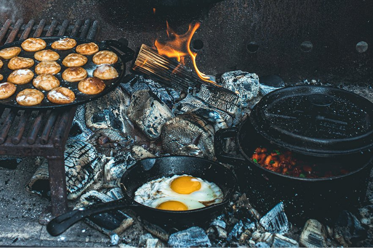 Gietijzeren pan in het najaar: warm, veelzijdig & vol smaak