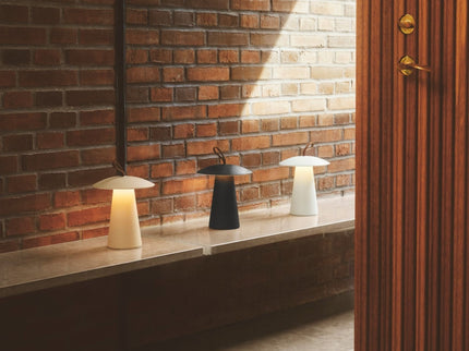 Lampe de table rechargeable Ara To Go 2 LED noire Nordlux