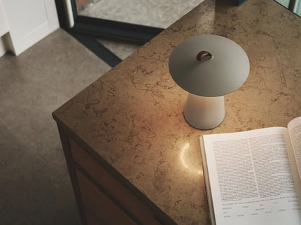 Lampe de table rechargeable Ara To Go 2 LED sable Nordlux