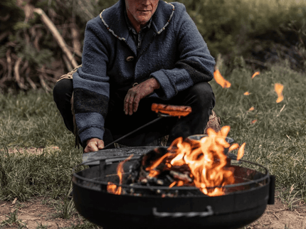 Barebones vuurkorf grill systeem klein worst grillen
