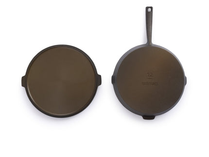 Barebones Cast Iron Skillet 12" Pan productfoto met deksel
