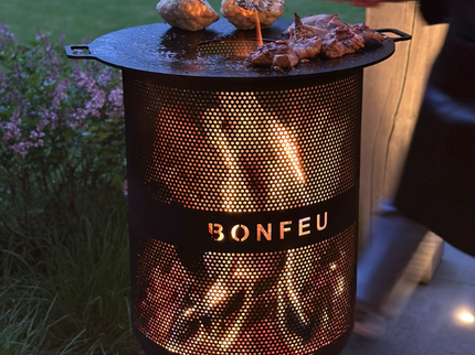 BonFeu BonVes vuurkorf met plancha bakplaat in actie