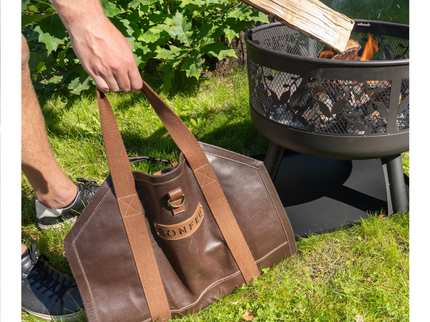 BonFeu hout tas sfeerfoto bij vuurkorf
