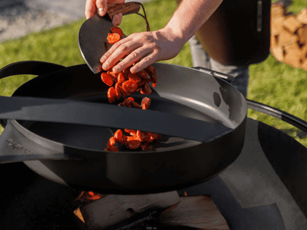 Cookking pan met handvat voor Bandito en Montana X sfeerfoto chorizo
