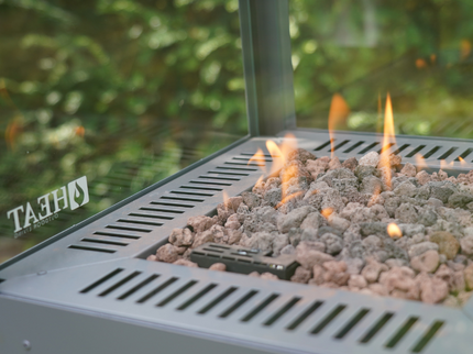 HEAT Utevarme antraciet sfeerbeeld closeup brander