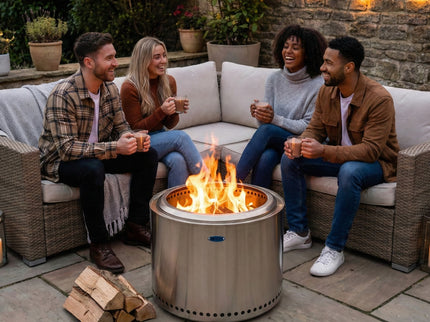 HEAT Rokfri Xlarge op een terras in een gezellige setting