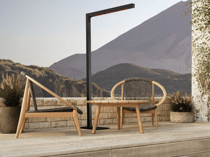 Heatsail TWIG terrasverwarmer sfeerfoto op terras
