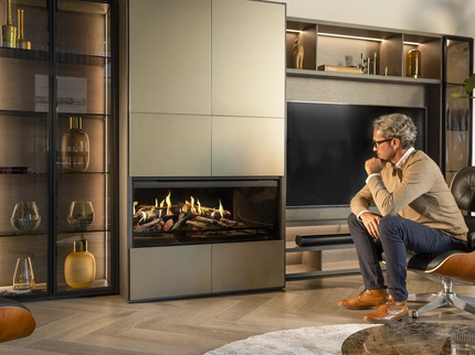 Kalfire E-one 100F inbouwhaard in woonkamer