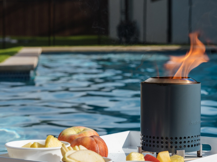 Solo Stove Mesa XL Tafelvuurkorf RVS Blauw sfeerfoto