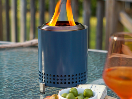 Solo Stove Mesa XL Tafelvuurkorf RVS Blauw sfeerfoto