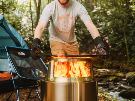Solo Stove Bonfire 2.0 RVS + Standaard + plancha sfeerfoto