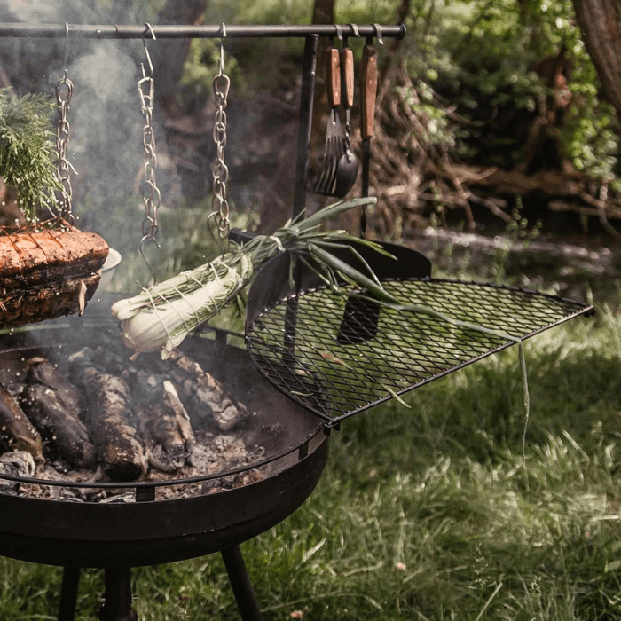 Barebones Grille de Barbecue Cowboy Fire Pit 30′