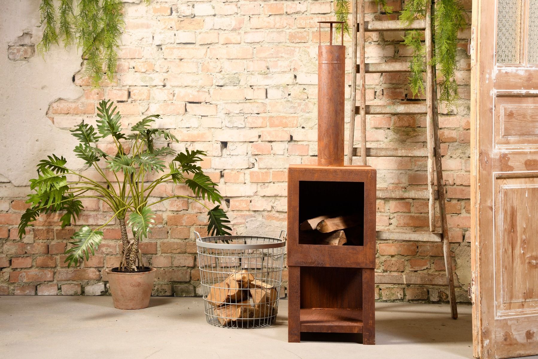Esschert Cheminée de jardin avec rangement en bois Rust