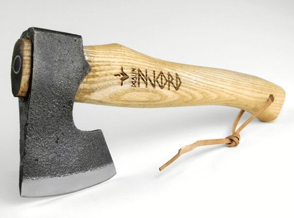 Njord Malin Small | Piolet de Trekking ou de Camping