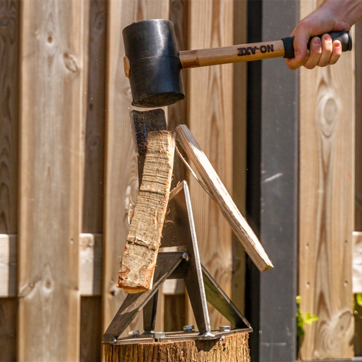 NO-AXE Fendeuse à bois et marteau