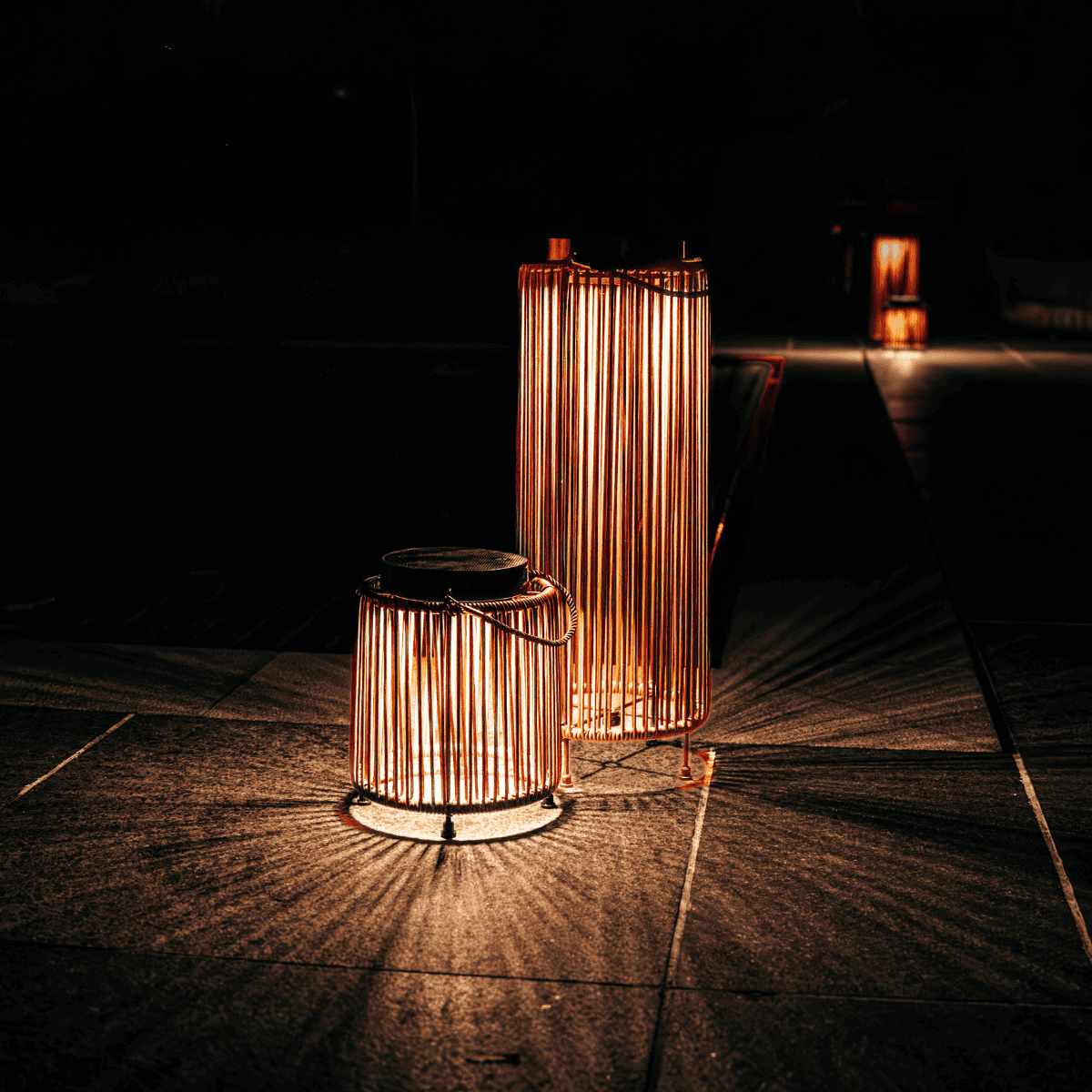 Lampadaire solaire Luca Grande chêne naturel ZOLUNA