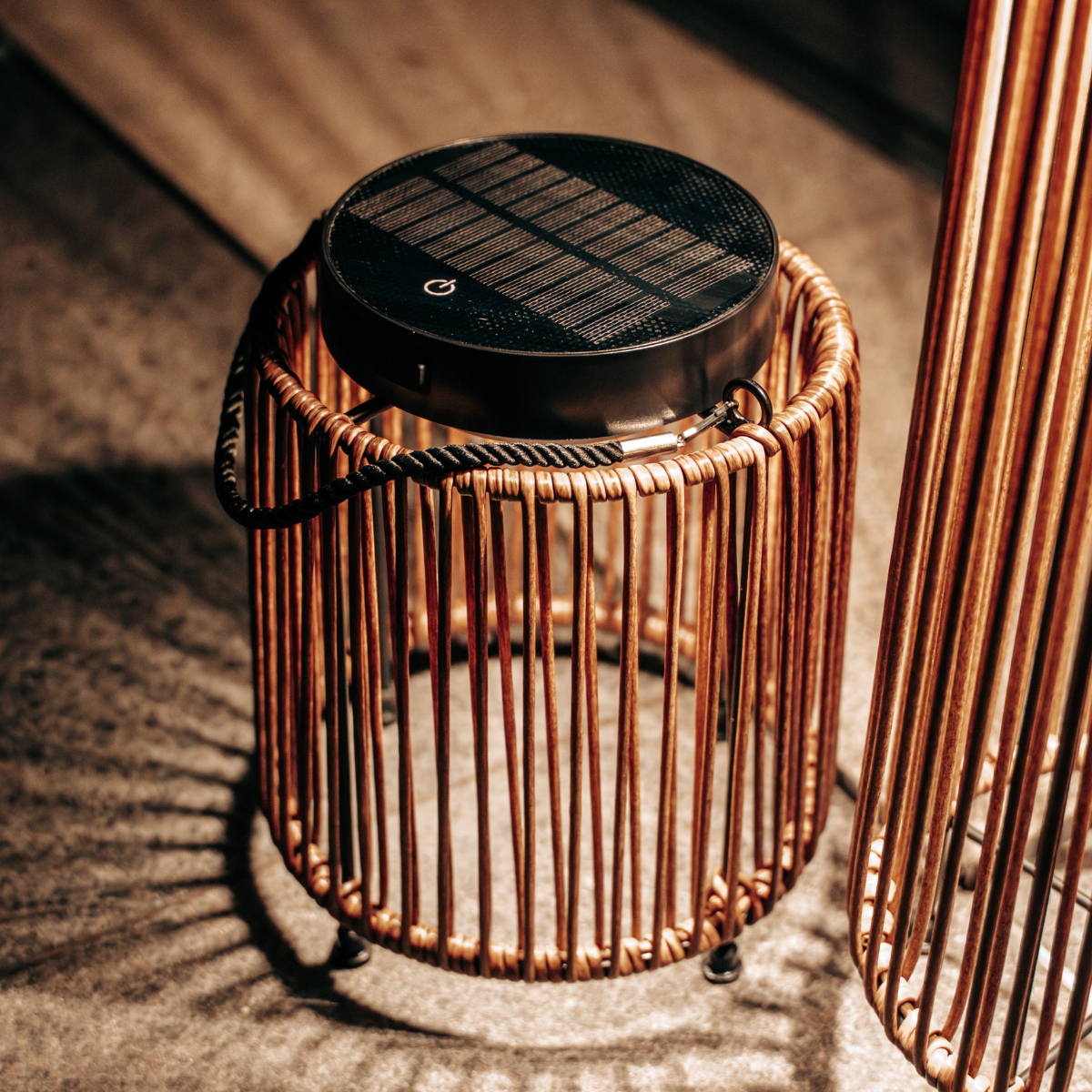 Lampadaire solaire Luca chêne naturel ZOLUNA